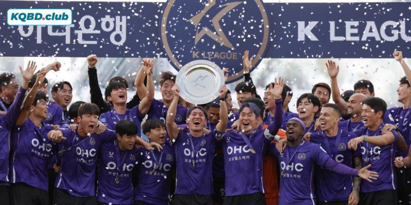 Người hâm mộ có thể dễ dàng tra cứu nhanh mọi thông số trận đấu theo thời gian thực trên hệ thống dữ liệu Người hâm mộ có thể dễ dàng tra cứu nhanh mọi thông số trận đấu theo thời gian thực trên hệ thống dữ liệu